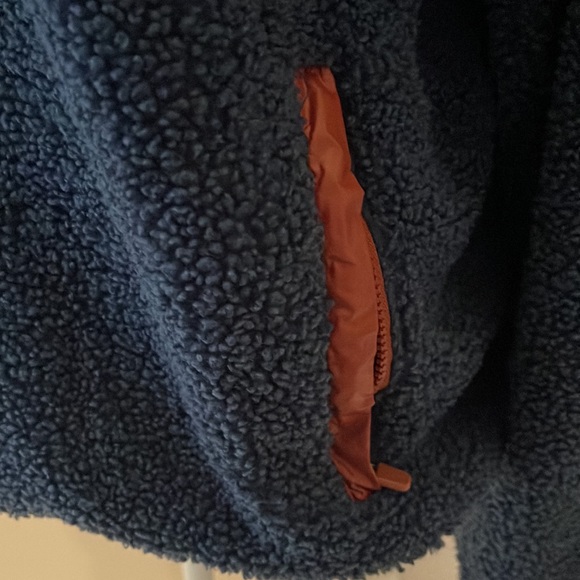 Fabletics fleece pull over - Picture 5 of 11